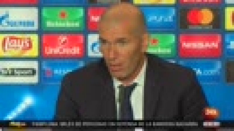 Zinedine Zidane, técnico del Real Madrid, aseguró que junto a sus jugadores tienen el sentimiento de haber "hecho historia" al ser el primer equipo que conquista dos años seguidos la Liga de Campeones.
