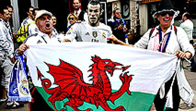 Los hinchas celebraron la orejona por las calles de la capital de Gales desde que el rbitro pit el final del partido.