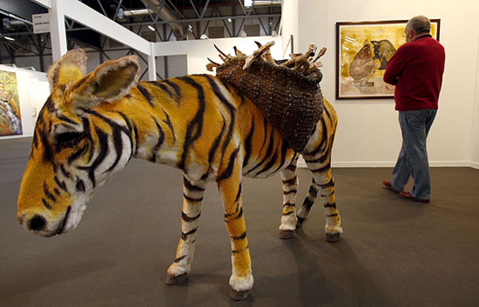 Arco ha abierto esta mañana sus puertas. La Feria de Arte más importante de España se inaugura con casi 50 galerías menos que el año pasado. India es el país invitado.