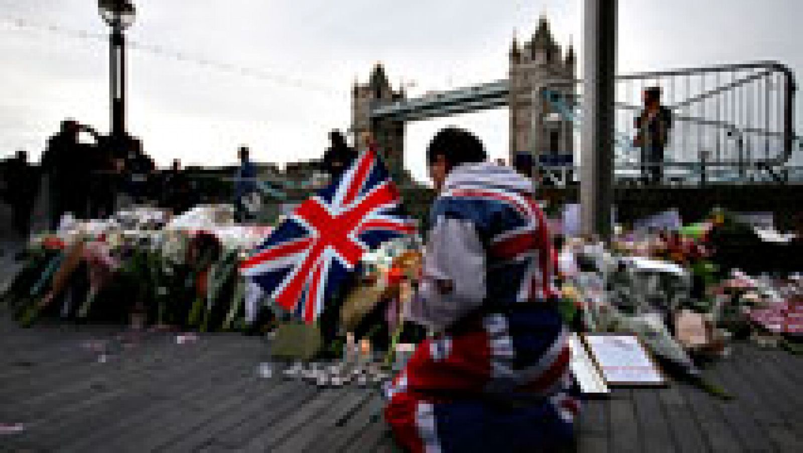 Telediario 1: Vigilia para homenajear a las víctimas del atentado en el centro de Londres | RTVE Play