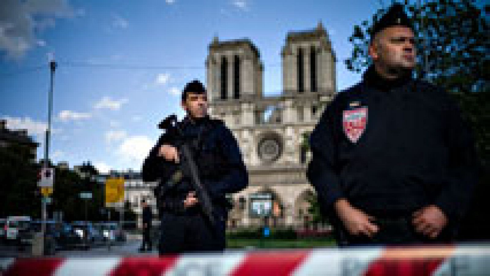 Telediario 1: Ataque a la policía en París al grito de "¡Esto es por Siria!" | RTVE Play
