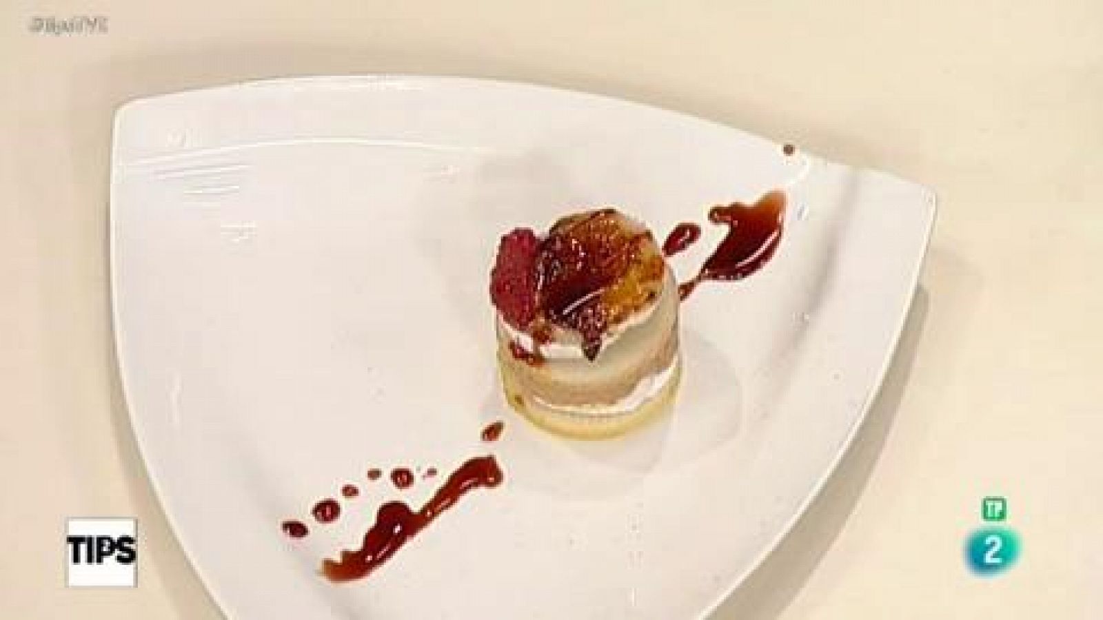 RTVE Cocina: Lasaña fría de pera, foie y queso caramelizado | RTVE Play