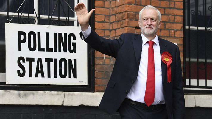 Jeremy Corbyn defiende su programa electoral en RNE