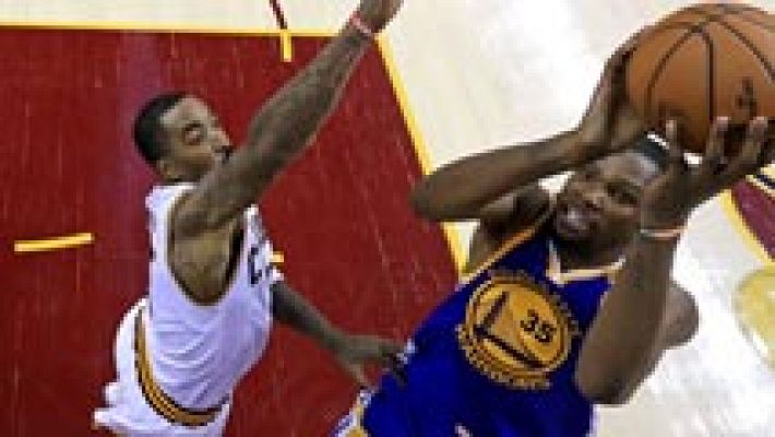 Los Warriors ya rozan el título tras un partido vibrante en Cleveland