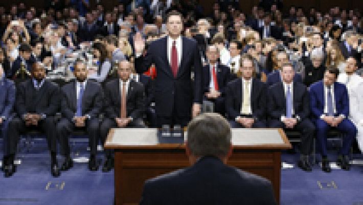 Telediario 1 - James Comey asegura ante el Senado que Trump "miente" y no duda de que Rusia interfirió en las elecciones