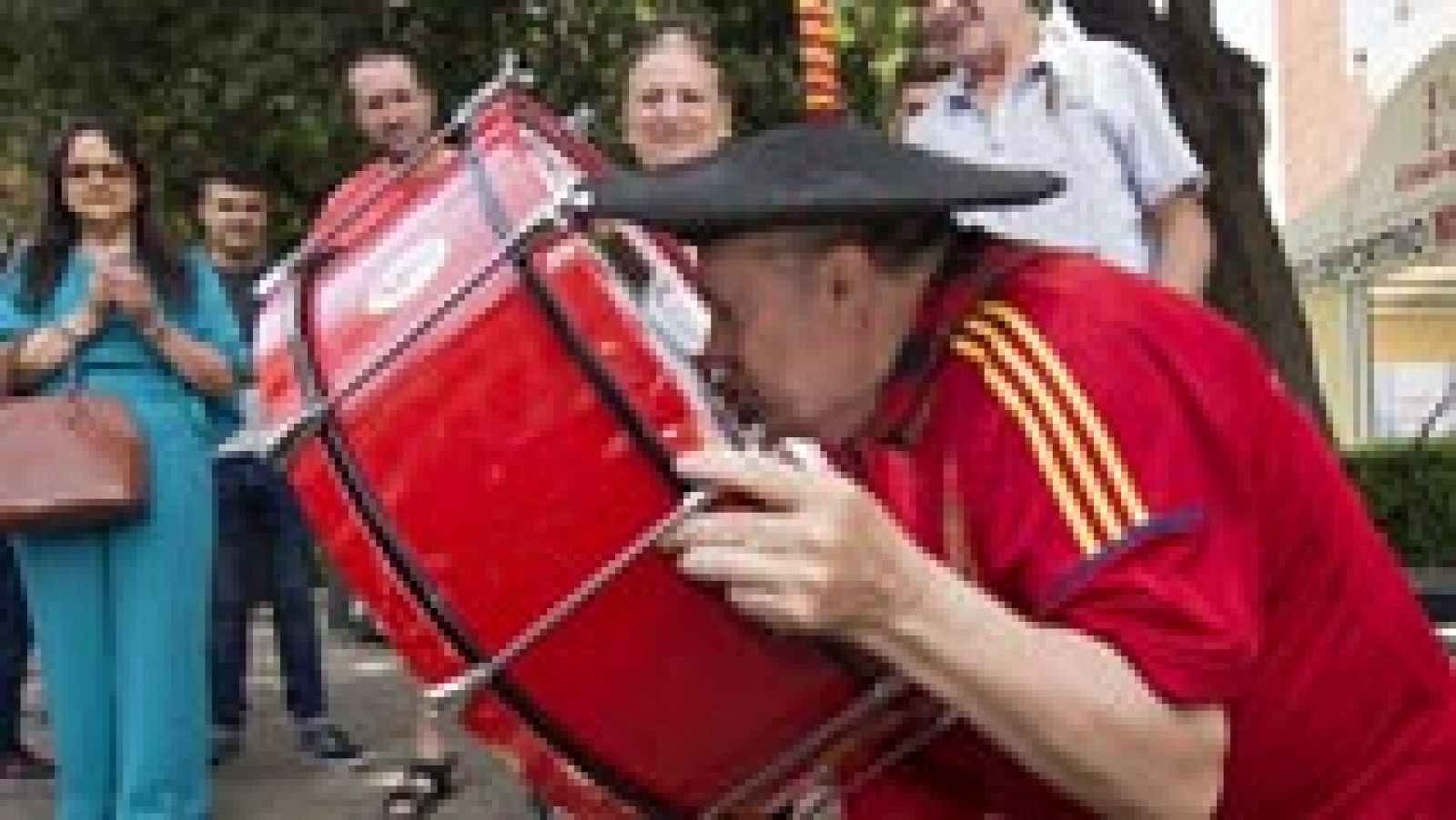 Manolo se reencuentra con su bombo | Ver