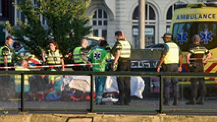 Un vehículo atropella a ocho peatones frente a la Estación Central de Ámsterdam 