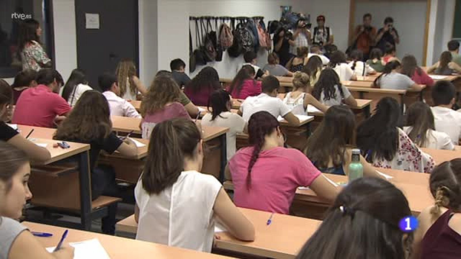 Sin programa: Las Universidades Andaluzas acogen desde hoy las pruebas de Selectividad | RTVE Play