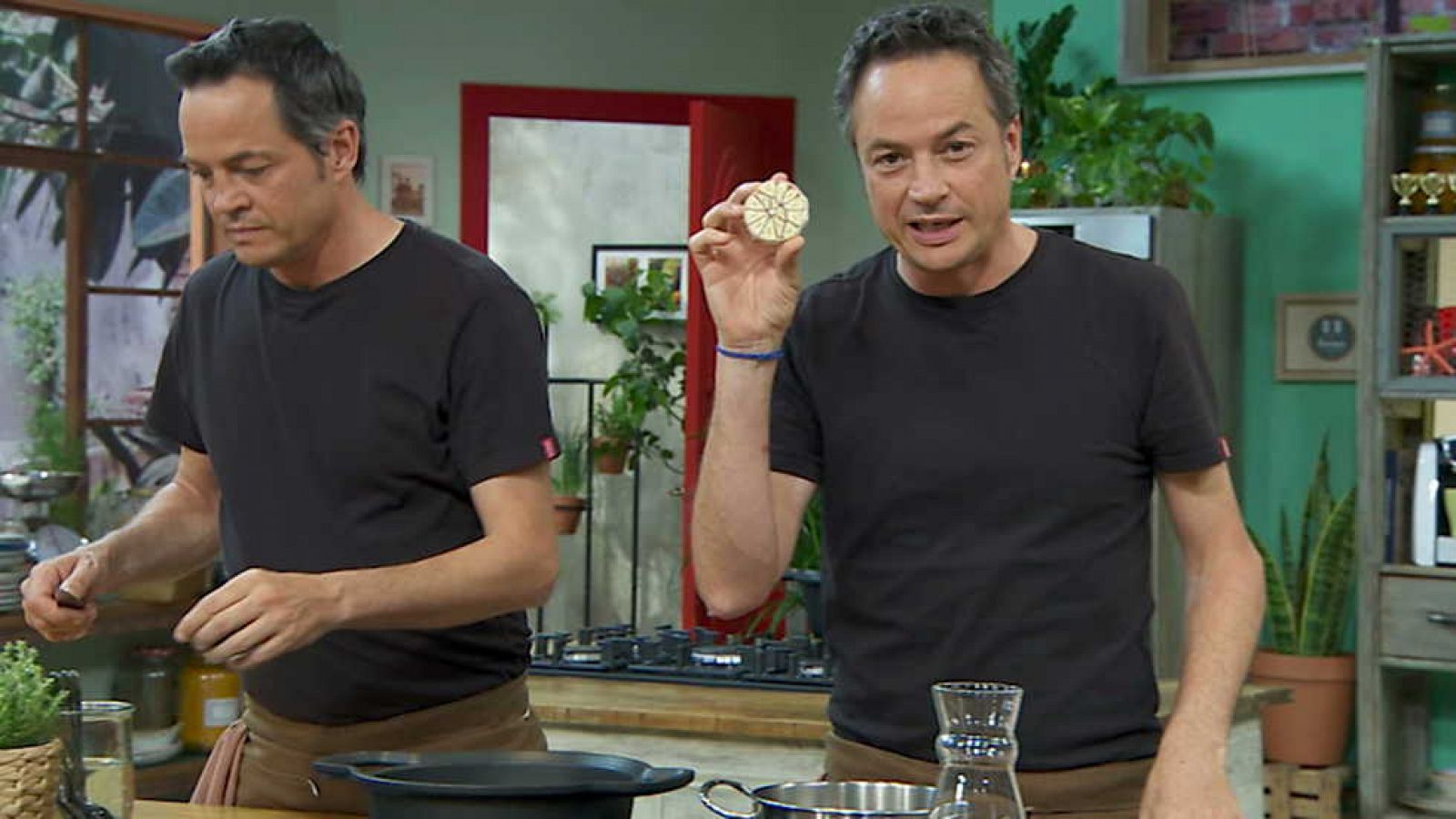 Torres en la cocina - Ensalada de verdinas y rape relleno - ver ahora