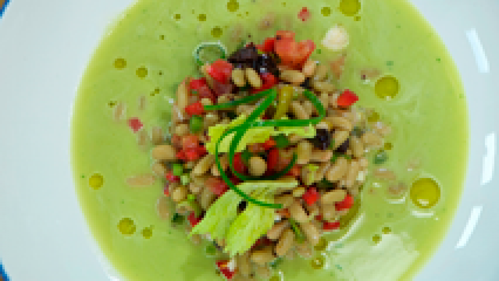 Torres en la cocina - Ensalada de verdinas con crema de lechuga 