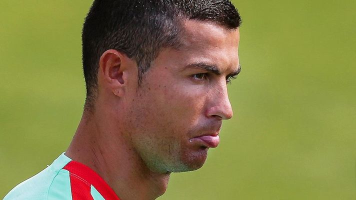 Telediario 1 - La Fiscalía acusa a Cristiano Ronaldo de defraudar 14,7 millones de euros