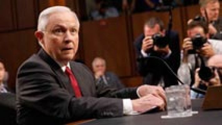 Sessions asegura que nunca se reunión con rusos