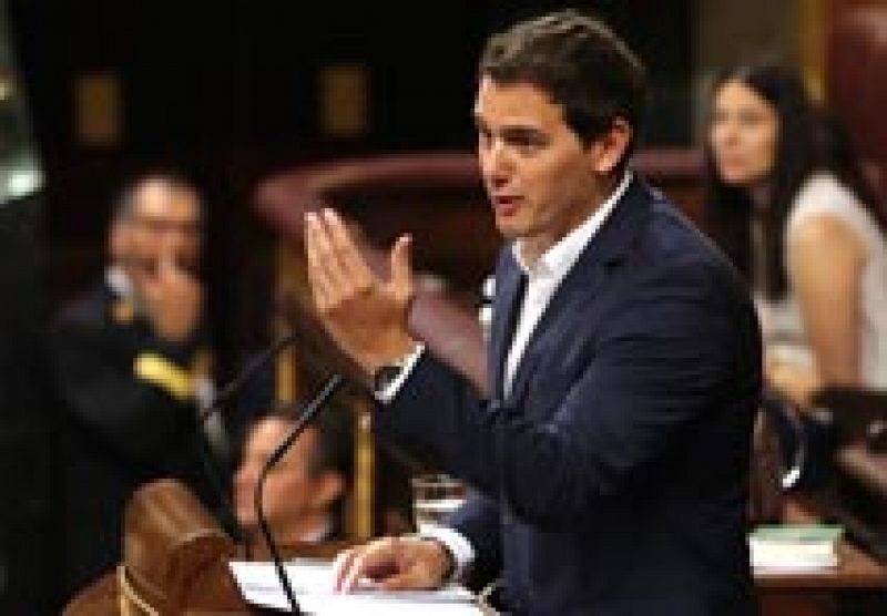 Rivera explica que el objetivo de Iglesias es destrozar al PSOE