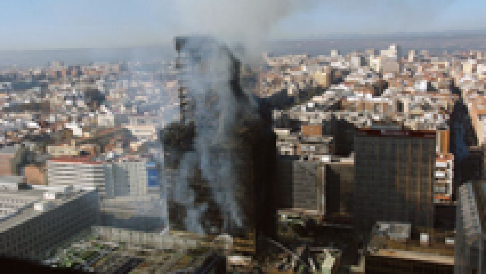 Telediario 1: Del Windsor en Madrid al Plasco en Teherán: Incendios en rascacielos, imágenes que marcaron las portadas y la memoria | RTVE Play