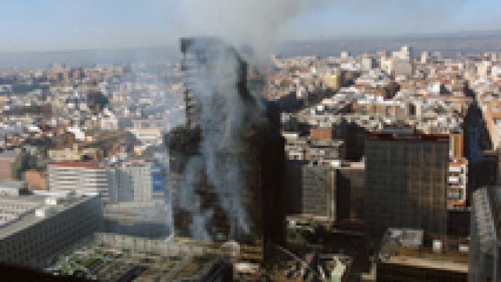 Del Windsor en Madrid al Plasco en Teherán: Incendios en rascacielos, imágenes que marcaron las portadas y la memoria