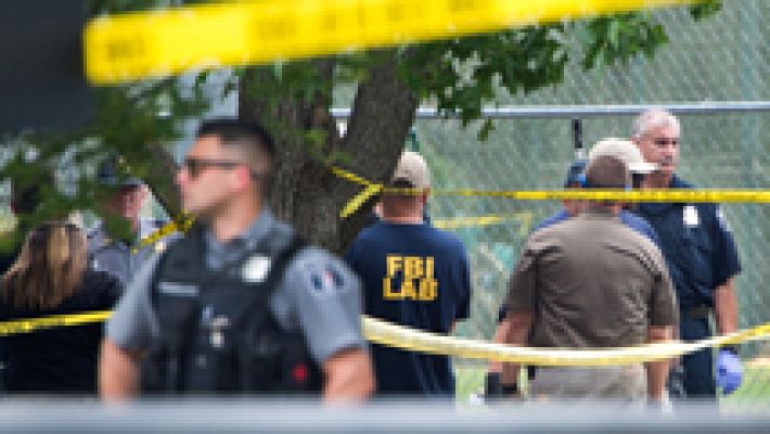 Telediario 1 - Un tirador ataca a un grupo de congresistas republicanos en Virginia y deja malherido a uno de ellos