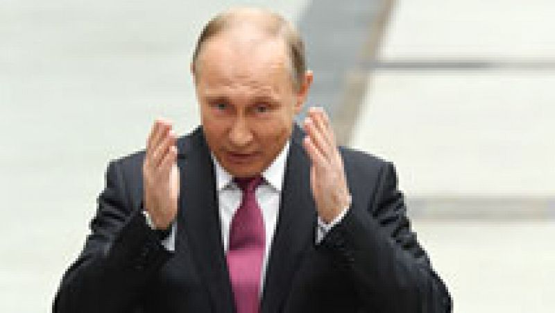 Vladímir Putin ofrece asilo político al exdirector del FBI
