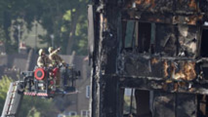 La policía reconoce que muchas víctimas del incendio en Londres nunca serán identificadas