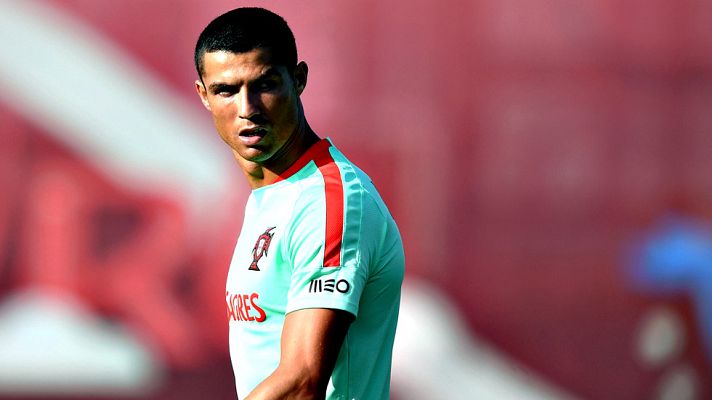 Telediario 1 - La situación de Cristiano Ronaldo eclipsa el arranque de la Copa Confederaciones