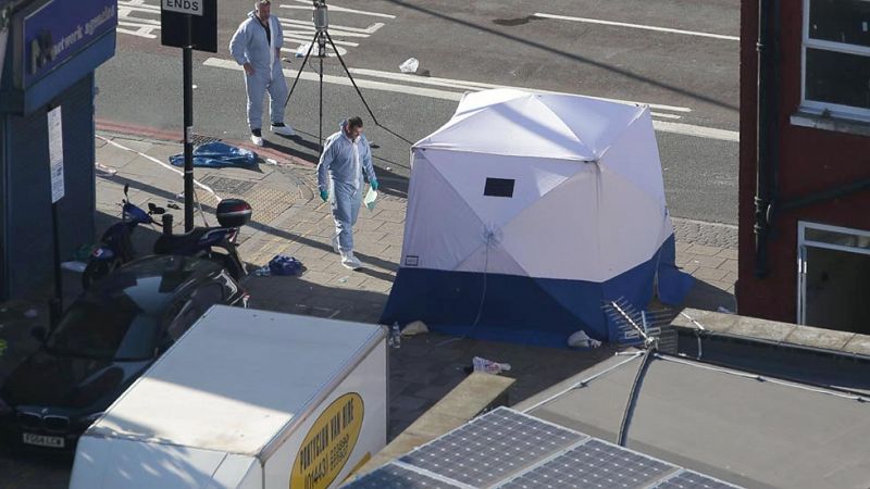 Un muerto y una decena de heridos en el atropello de una furgoneta cerca de una mezquita en Londres