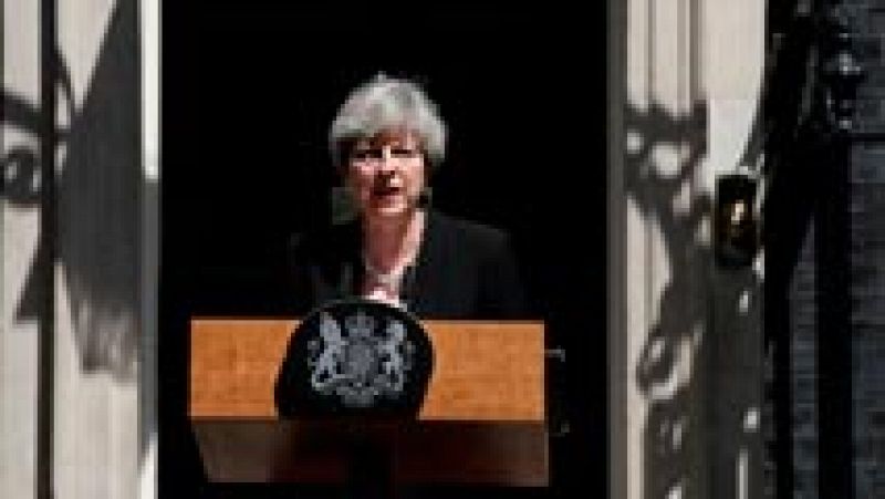 May condena el atropello en una mezquita de Londres como un acto de "islamofobia"