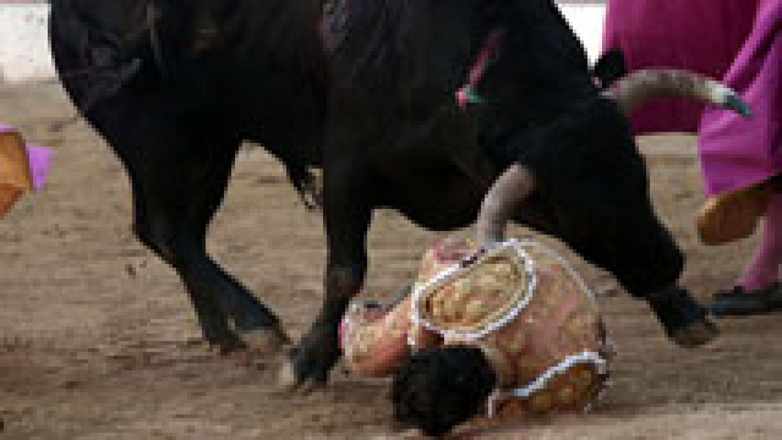 Telediario 1: Polemica en las redes sociales tras la muerte del torero Ivan Fandiño | RTVE Play