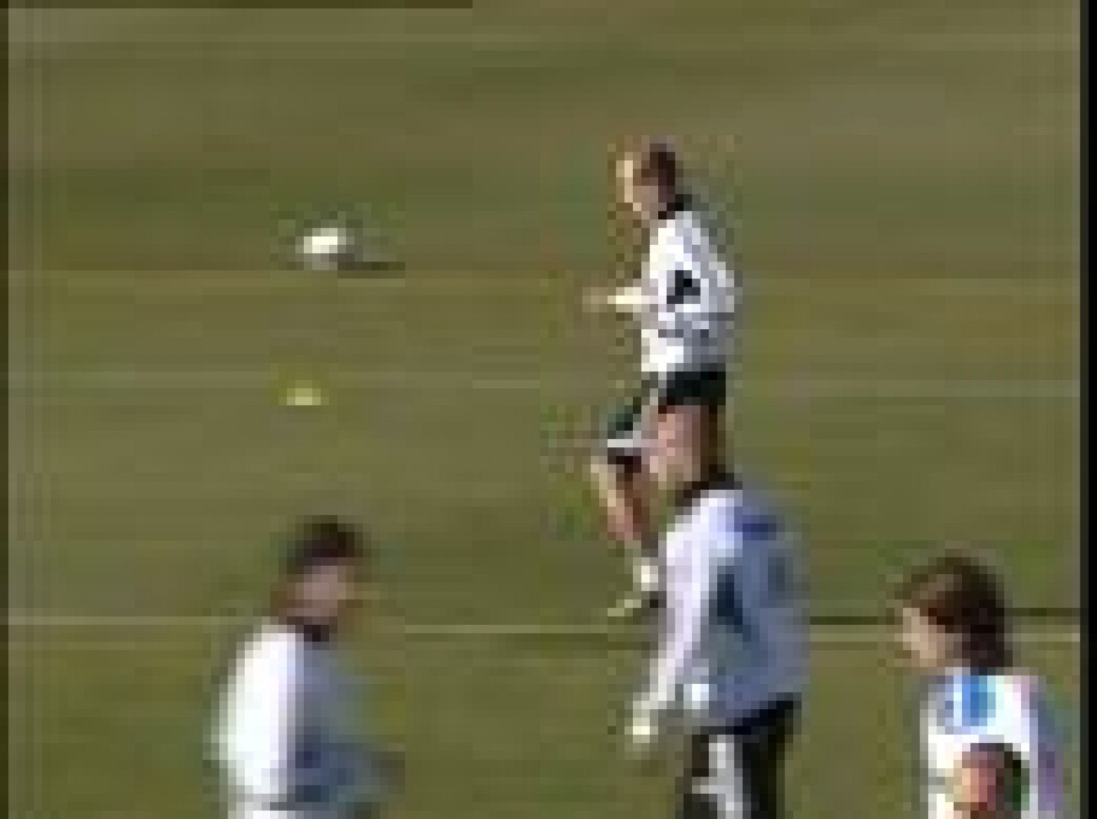 El centrocampista del Real Madrid Guti ya se encuentra recuperado de su lesión que le ha tenido varias semanas fuera de los campos de juego.