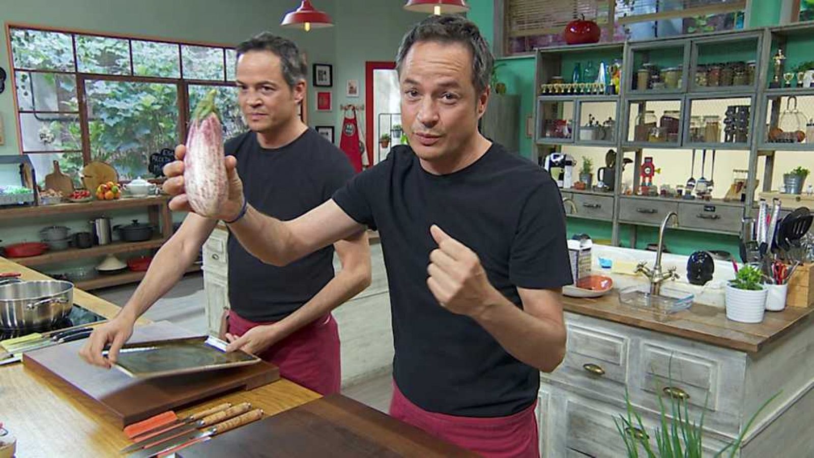 Torres en la cocina - Lasaña de berenjena y Fish and Chips - ver ahora