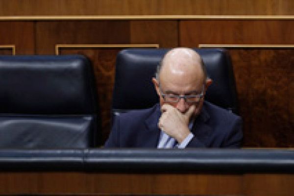 Informativo 24h - PSOE y Podemos piden la dimisión de Montoro