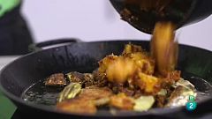 Página Dos - Cocinamos arroz con bacalao y sobrasada de "Tatuaje" de Vázquez Montalbán