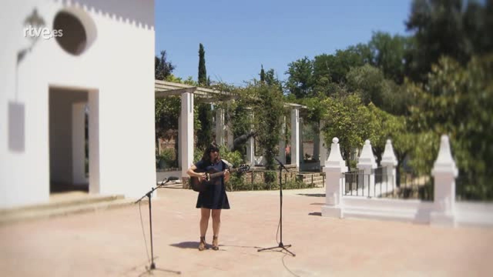 Joana Serrat canta en exclusiva per a 'Punts de vista'