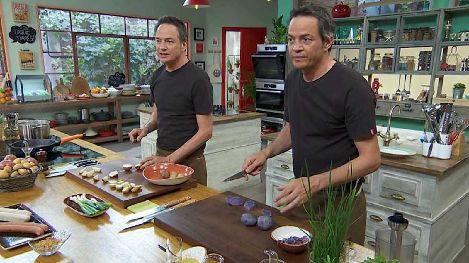 Torres en la cocina - Ensalada alemana y cerdo con albaricoques - ver ahora