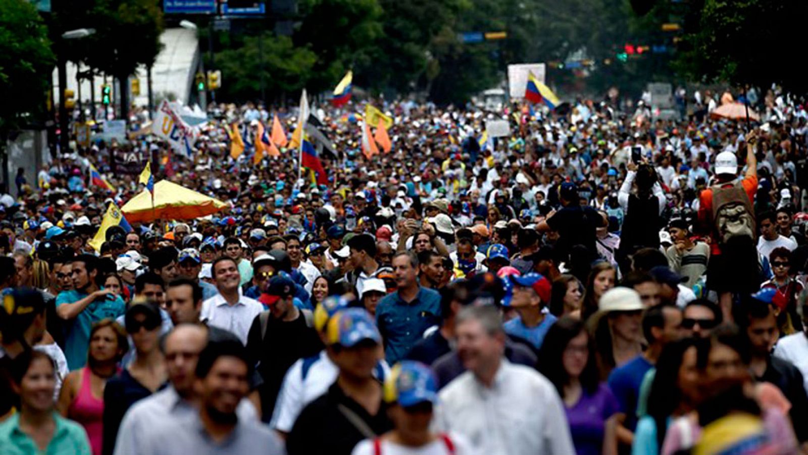 En Venezuela la oposición ha convocado nuevas protestas tras la muerte de otro manifestante contra el gobierno de Maduro