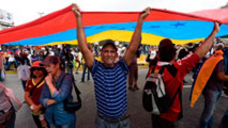 Se cumplen 85 días de protestas en Venezuela y tanto chavistas como opositores vuelven a salir hoy a la calle
