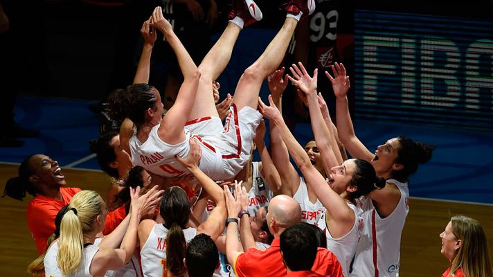Telediario 1 - España festeja a lo grande la consecución del oro europeo