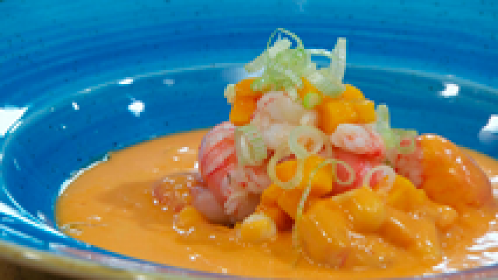RTVE Cocina - Salmorejo de mango, coco y gambas