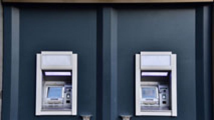 Telediario 1 - Italia destinará unos 17.000 millones de euros de dinero público para el rescate de los bancos Banca Popolare di Vicenza y Veneto Banca.