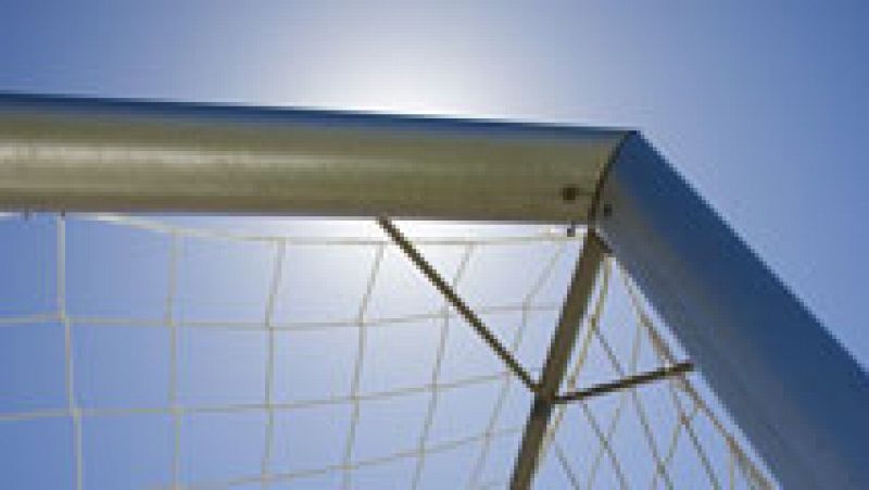 Consternación en Ginés, en Sevilla, por la muerte ayer de un niño de 12 años cuando disputaba un torneo de fútbol en el polideportivo municipal.