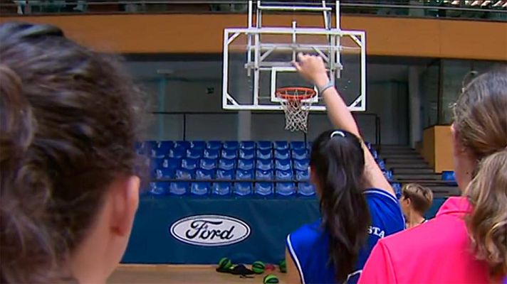 Telediario 1 - "El éxito de la selección se contagia a las niñas"