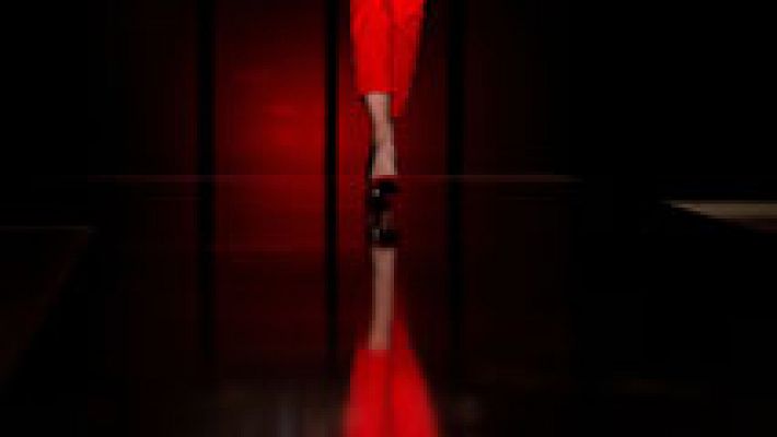 Telediario 1 - 080 Fashion Barcelona,  sobre la pasarela siguen desfilando propuestas coloridas y llenas de vida