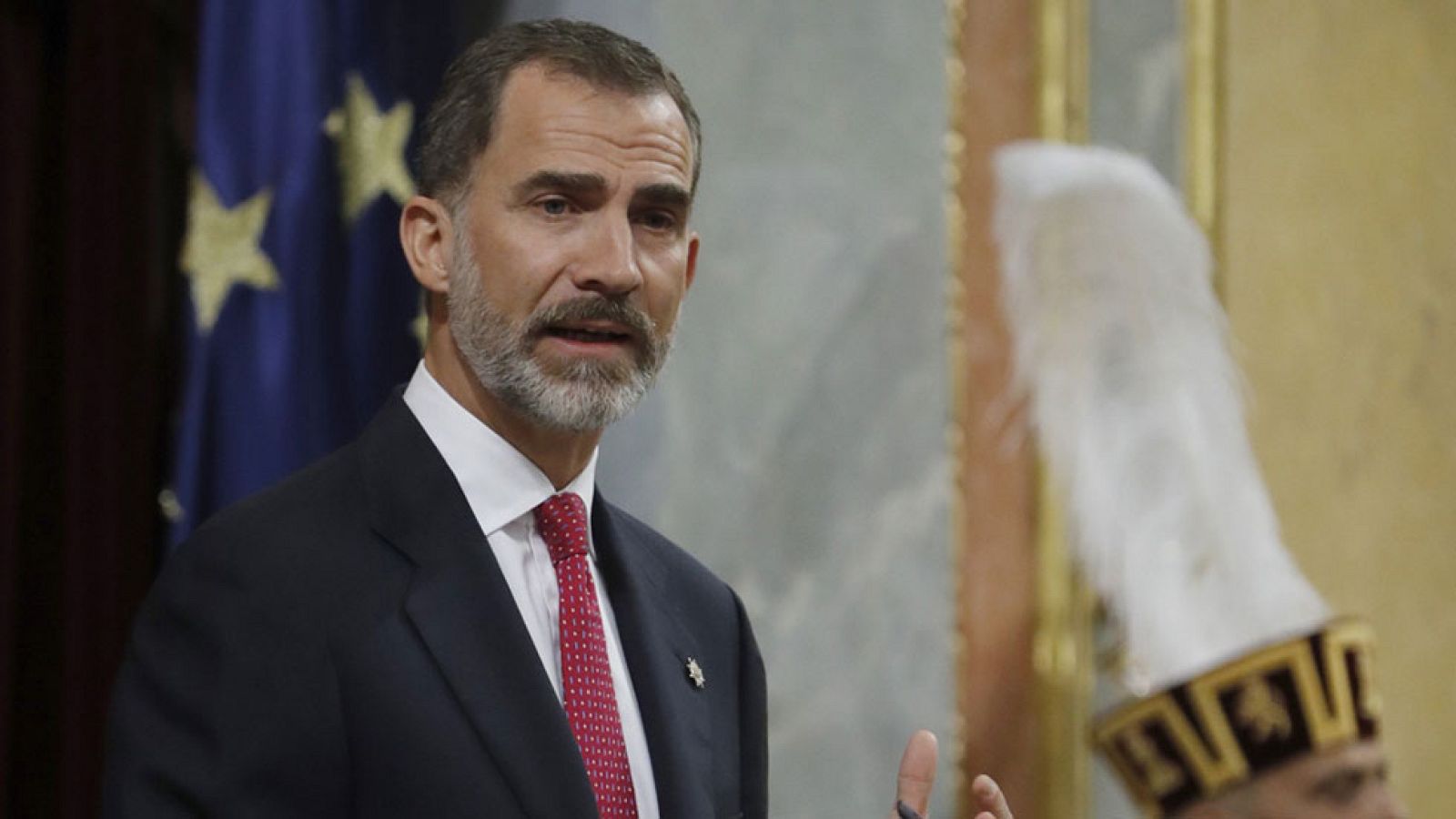Felipe VI llama a "no emprender ningún camino que conduzca a la ruptura de la convivencia"