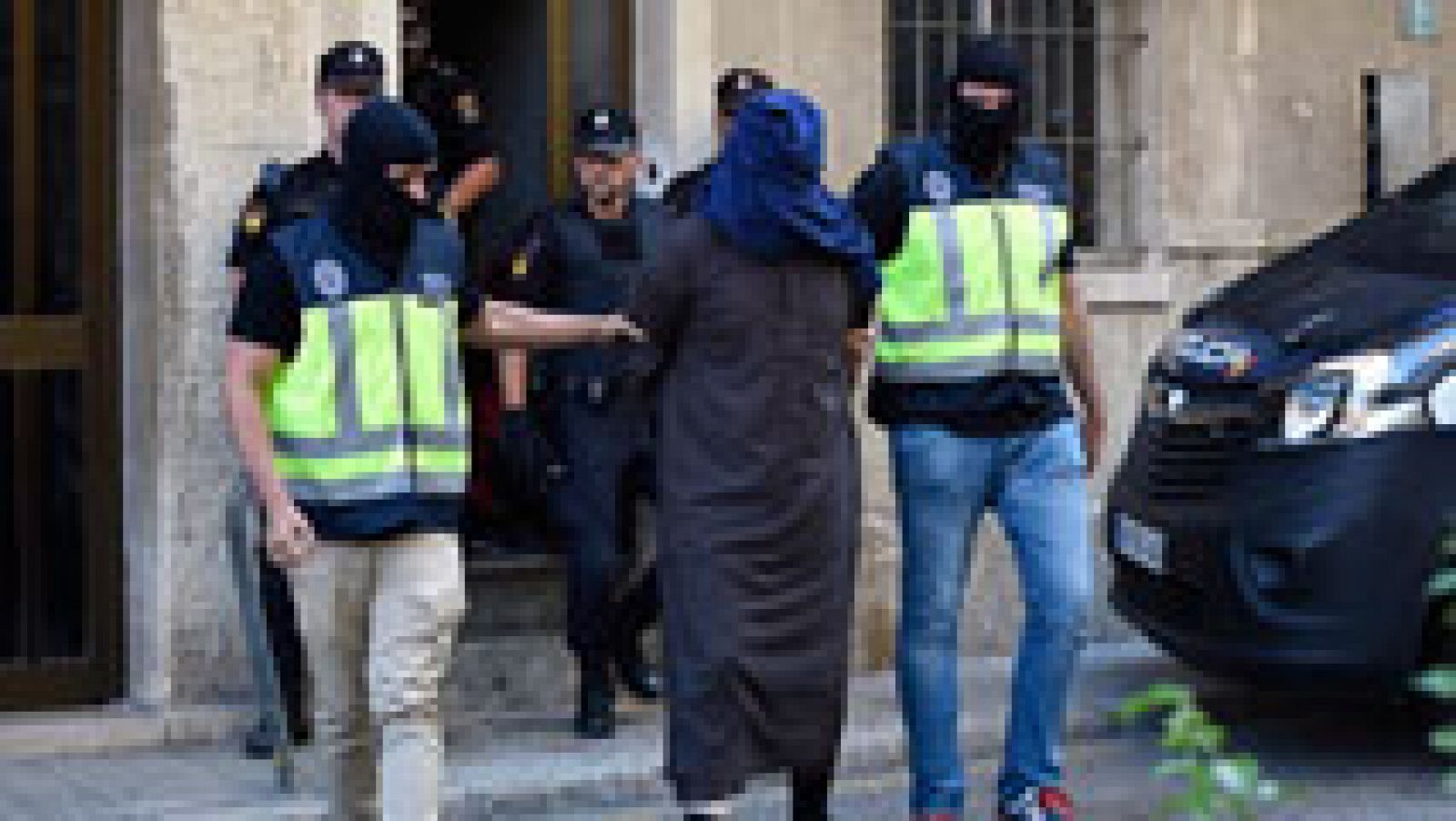 Telediario 1: Seis detenidos en España, Reino Unido y Alemania en una operación conjunta antiyihadista | RTVE Play