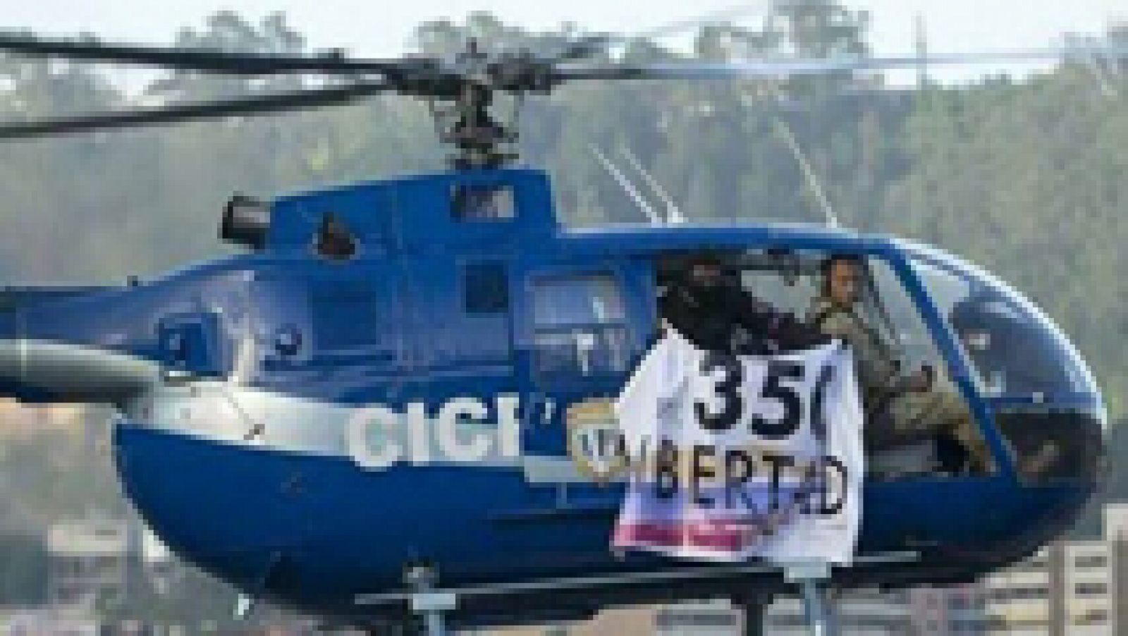 Telediario 1: Un helicóptero tripulado por policías antichavistas ataca el Tribunal Supremo de Venezuela | RTVE Play