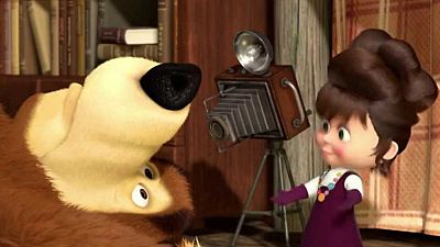 Terrible power - Masha y el oso en inglés | Watch