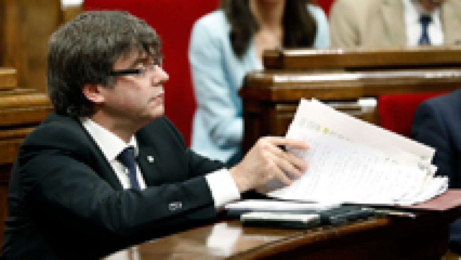 Informativo 24h: Rajoy advierte a los ayuntamientos catalanes a favor del referéndum que deben cumplir la ley | RTVE Play