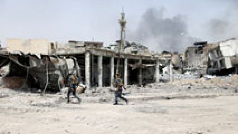 El ejército iraquí lucha contra la resistencia del estado islámico en las últimas zonas del casco antiguo de Mosul