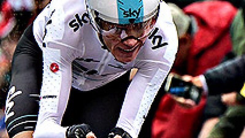 Dos equipos, el BMC y el FDJ, han denunciado que el tejido del maillot que utilizaron en la contrarreloj cuatro ciclistas del Sky, entre ellos Froome, es ilegal.