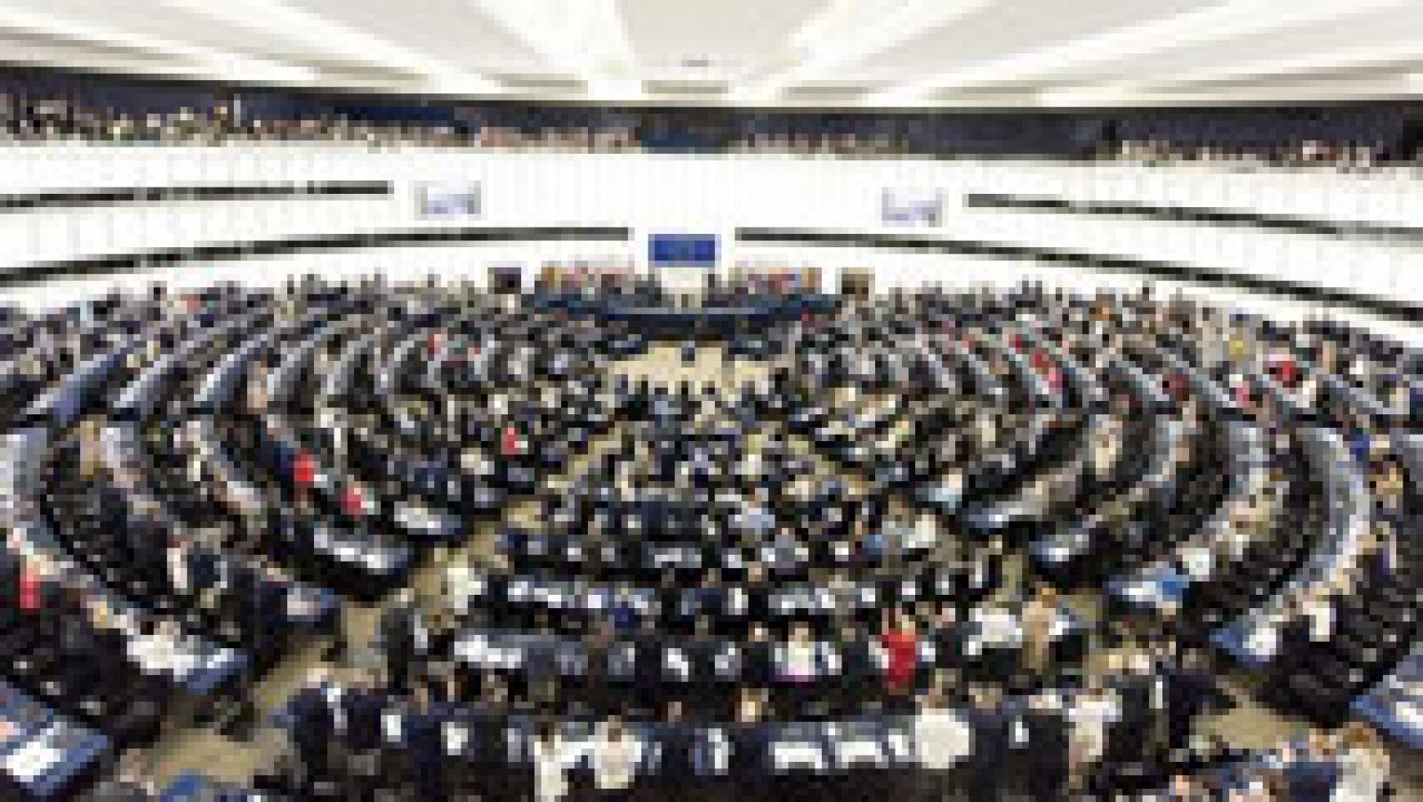 Telediario 1: Juncker abronca a la cámara del Parlamento Europeo al acudir solo una treintena de eurodiputados a un pleno | RTVE Play