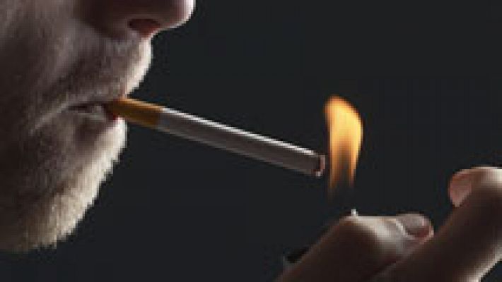 Telediario 1 - Un equipo de TVE sigue el desarrollo de una operación policial contra el contrabando de tabaco en Cataluña