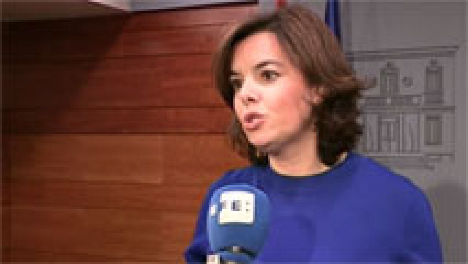 La vicepresidenta del Gobierno Soraya Sáenz de Santamaría advierte ante la ley del referéndum de Cataluña que al Estado le bastan 24 horas para recurrirla